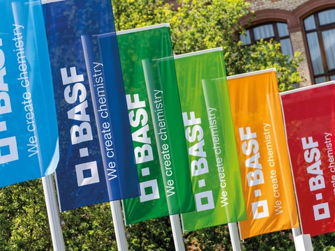 BASF flags at the Ludwigshafen site BASF flags at the Ludwigshafen site